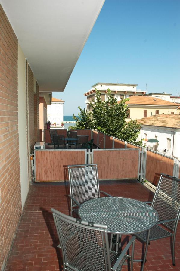 Hotel Rossella Rimini Exterior photo